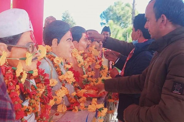 बैतडीमा जेष्ठ चार शहीदका शालिक अनावरण 